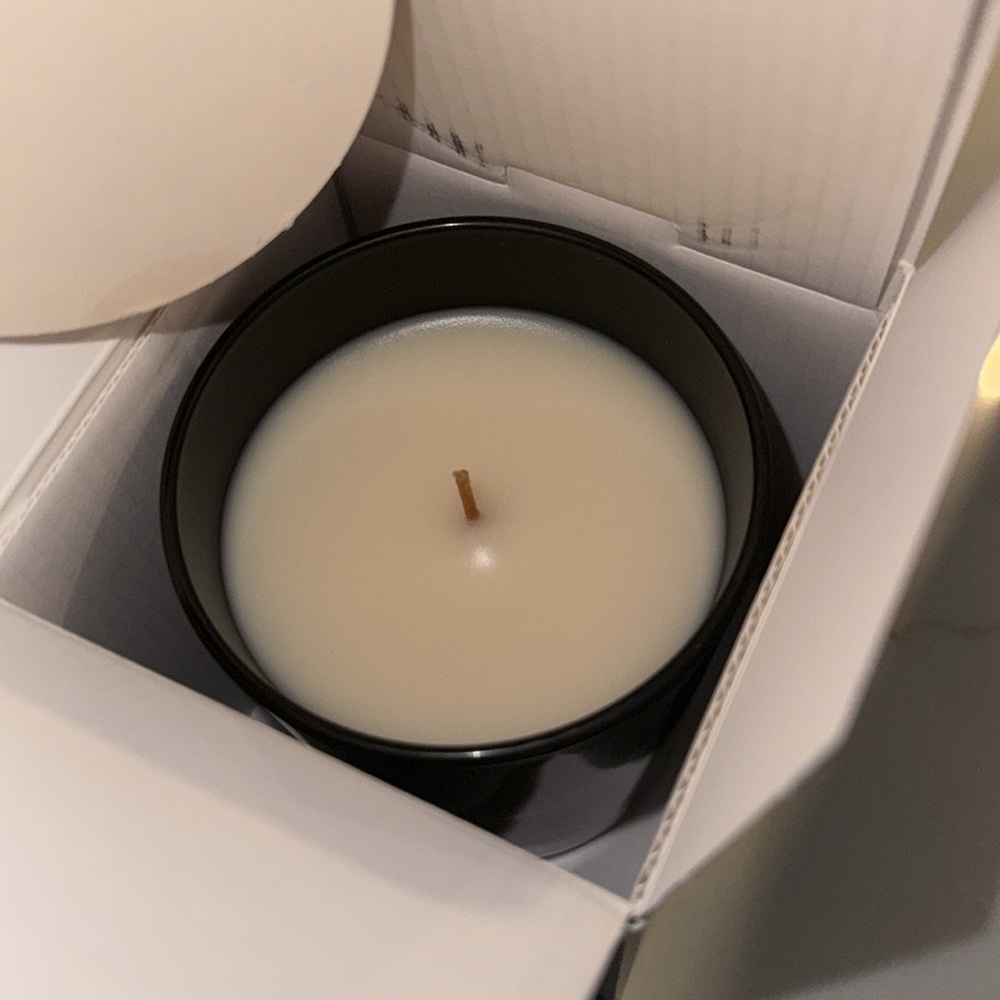 Van Cleef & Arpels Rose Rouge Candle - Picture 4 of 6